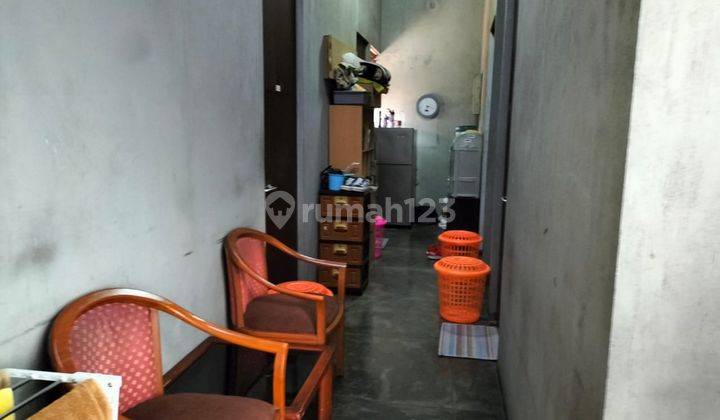 Rumah 2 Lantai Bagus Furnished Sertifikat Hak Milik 2