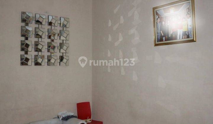 Rumah 3 Lantai Bagus Furnished SHM di Danau Indah 3 2