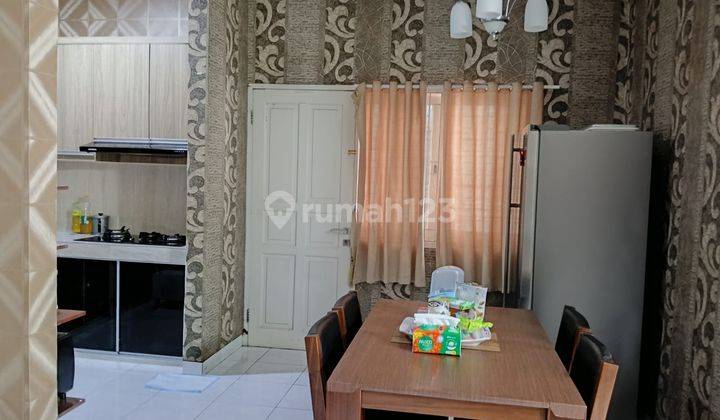 Rumah 3 Lantai Bagus Furnished SHM Kuningan 2