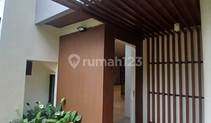 Rumah Hook Rindang Dengan View Taman Tanah Luas Di De Narra De Park Bsd City