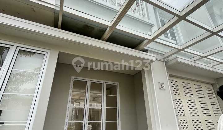 Quick Sale: Spacious and Move-in Ready House with Hook Layout at Menaggio Gading Serpong 2