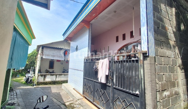 Cheap Boarding House for Sale in Sidorukun, Gresik, Quick Sale, B.u Poll, Motorcycle Access. 2