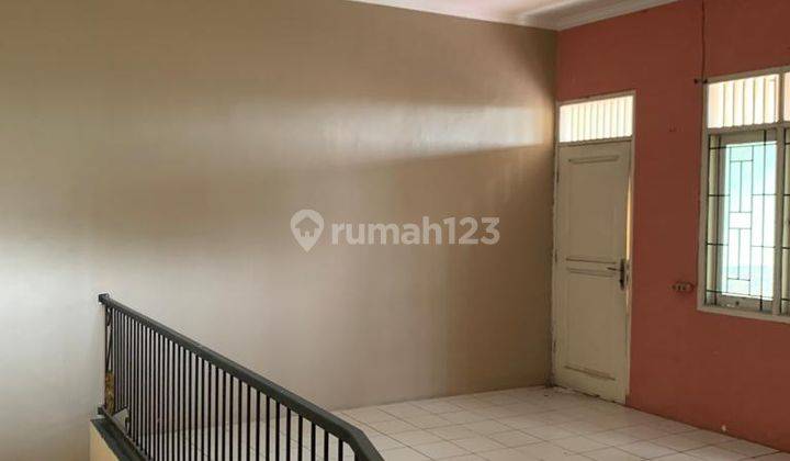 Rumah 2 lantai  rapi siap huni Taman royal 3  SHM 2