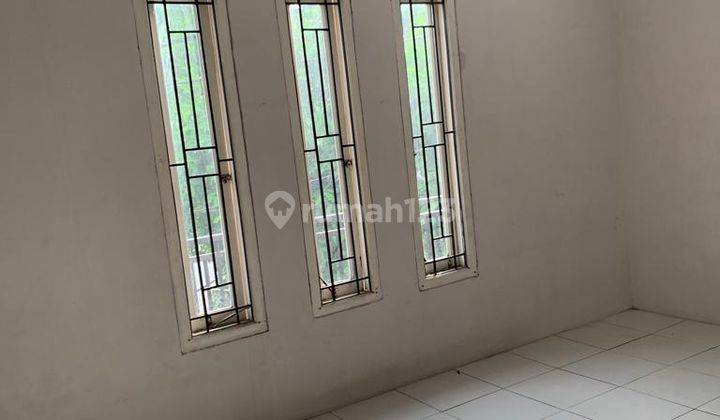 Rumah 2 lantai  rapi siap huni Taman royal 3  SHM 5