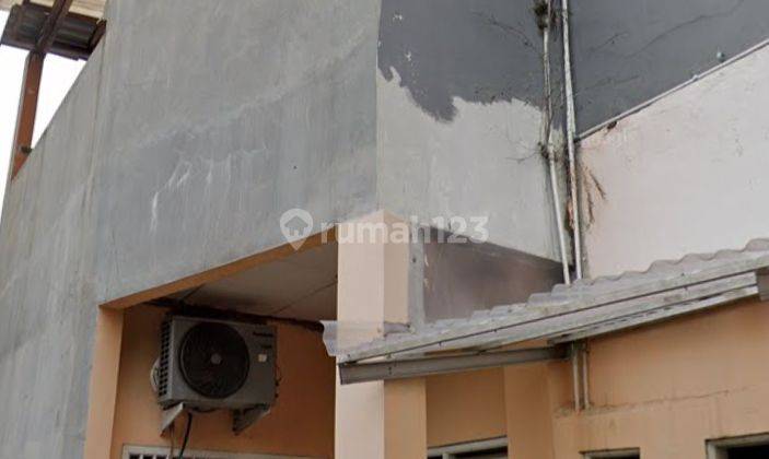 Rumah 2 lantai  rapi siap huni Taman royal 3  SHM 8