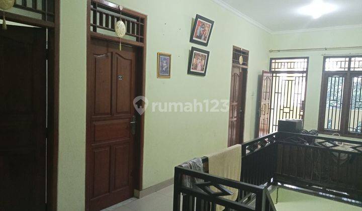 Turun harga Rumah 3 lantai siap huni Taman Royal strategis ke stasiun dan tol kunciran 2