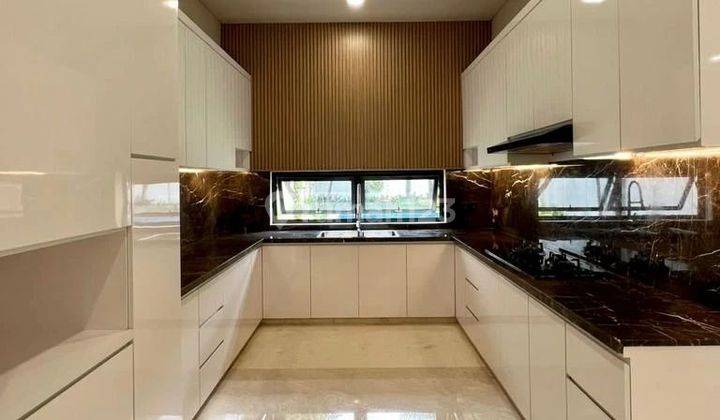 Rumah 2 Lantai Unfurnished SHM di Kemang, Jakarta Selatan 2