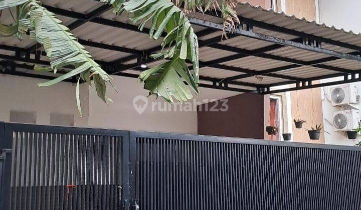 Rumah Bangunan 2 Lantai Terawat Siap Huni Lokasi Strategis  Shm 1