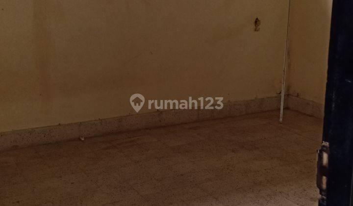 Rumah Kantor Parkir Luas di Wr Supratman 6