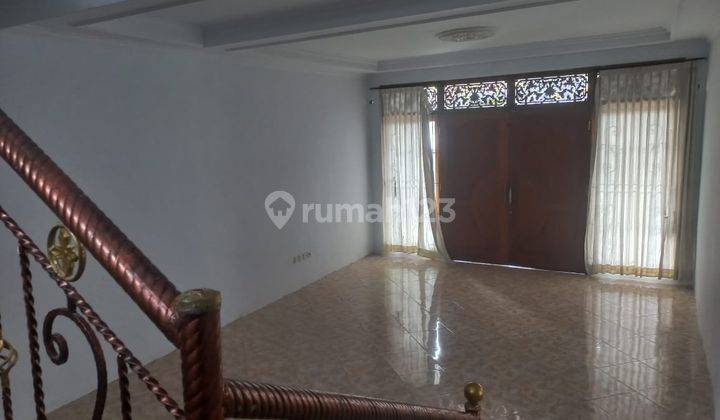 Rumah Besar 2 Lantai di Sidakarya Dekat Sanur 2