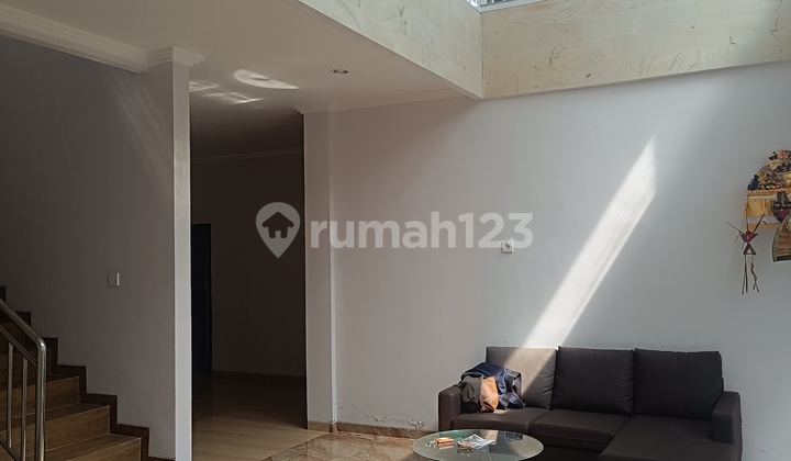 Rumah di Merdeka Renon 2