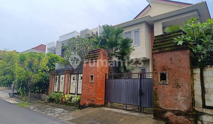 Rumah di Merdeka Renon