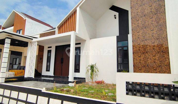 Rumah mewah di perumahan Tirtayasa Bandar Lampung 1