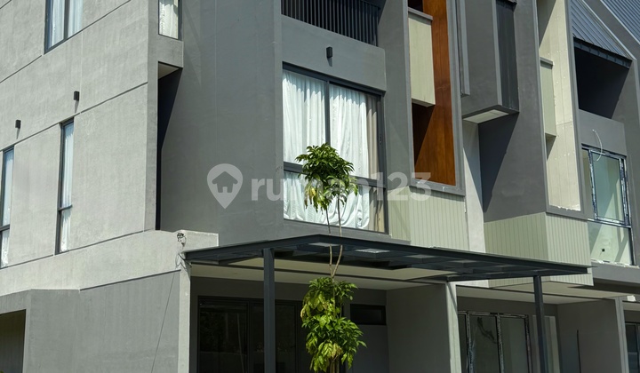 Rumah Baru Siap Huni di Pondok Labu 2