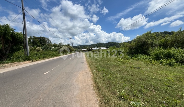 Tanah Datar 2.000 M2. Lokasi Adem Pinggir Jalan Raya Lebar. Bagus Untuk Rumah Tinggal