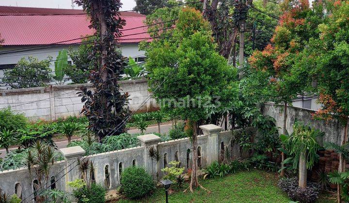 Rumah 2 lantai SHM di daerah strategis Cilandak  2