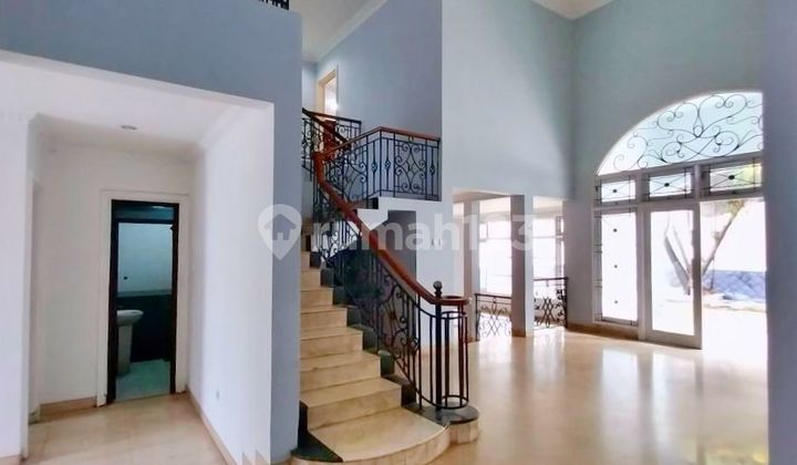 Rumah Modern Klasik di Daerah Strategis Pejaten Barat