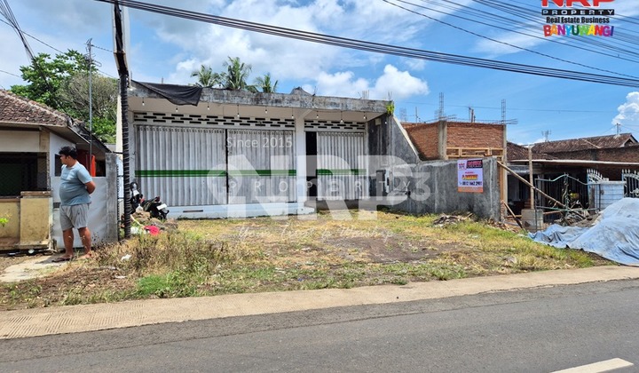 For Sale: 1-Story Shop House with 2-Story Construction, Promising and Productive in Paspan Glagah, Banyuwangi. 2