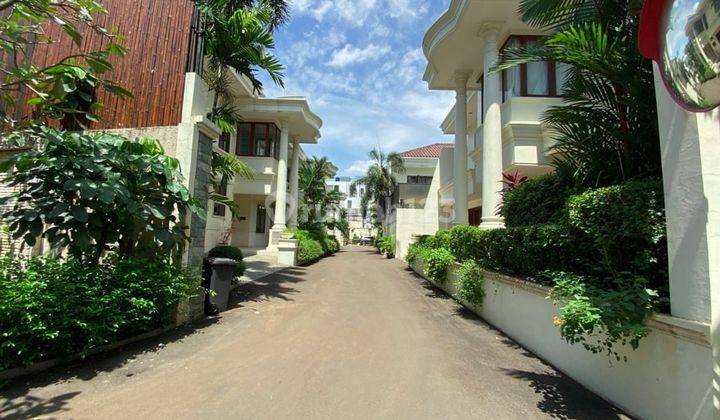 Beautiful Luxurious Townhouse, Kemang Area 2