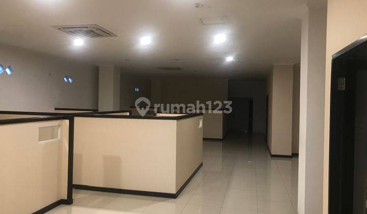 Gedung Komersil Jatiwaringin Area, 4 Lantai, Lift Basement 13