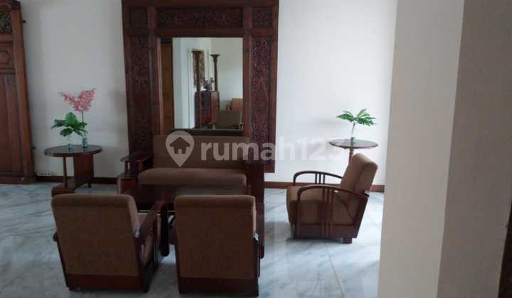 Rumah Bagus Strategis Kemang Area