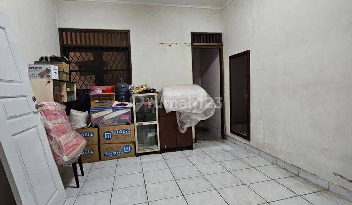 Rumah 1.5 Lantai Rumah Di Taman Semanan Indah (jual Cepat) 2