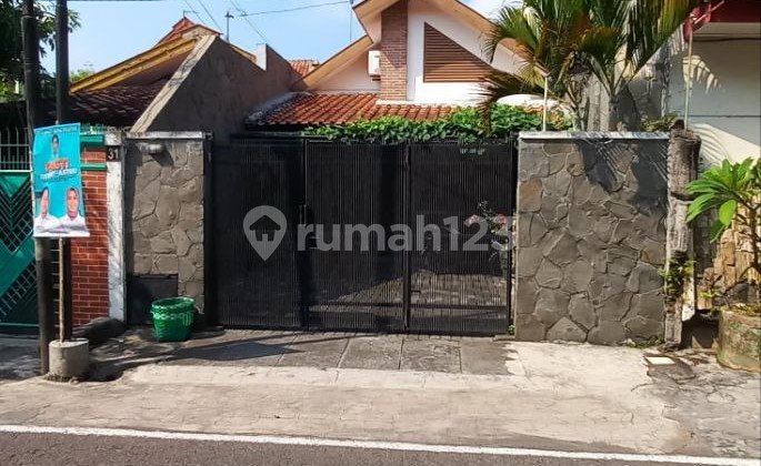 Rumah Luas 462m Area Bisnis Tengah Kota Kratonan Seremgan Solo Rumah Luas 462m Area Bisnis Tengah Kota Kratonan Seremgan Solo