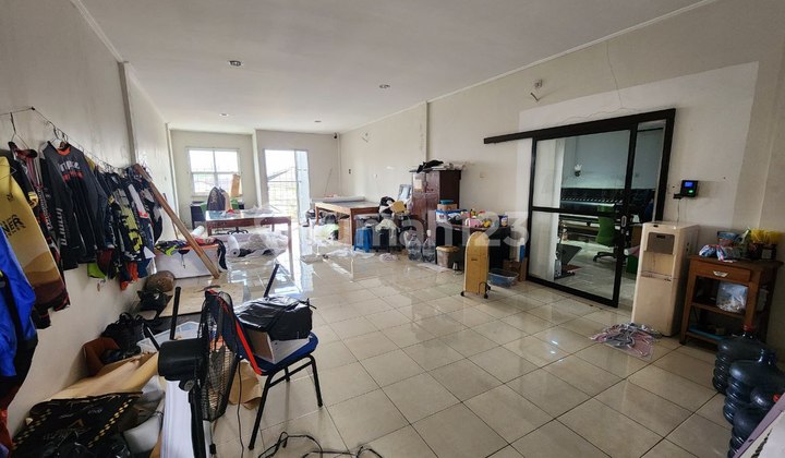 Strategic 2-Story Shop House in Business Area Near Alana Hotel 2