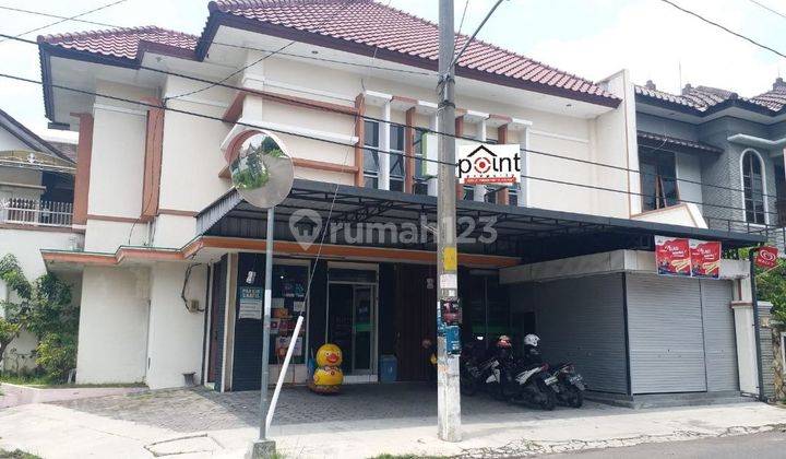 Rumah 2lantai dan ruang usaha di Baturan fajar indah Solo SHM 4