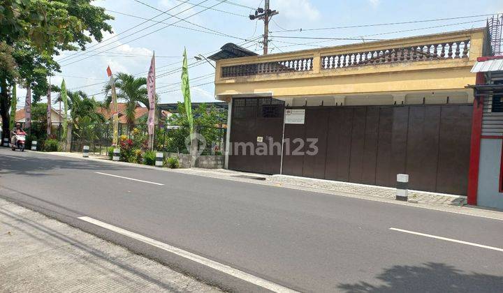 Gudang rumah dan kantor di Kadipiro Banjarsari Solo 1