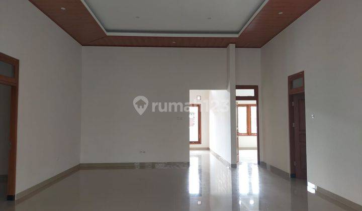 Rumah mewah dekat graha saba di Banyuanyar Banjarsari Solo 6