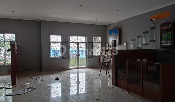 Ruko 2 lantai depan kampus ums di Gonilan Kartasura Surakarta 4