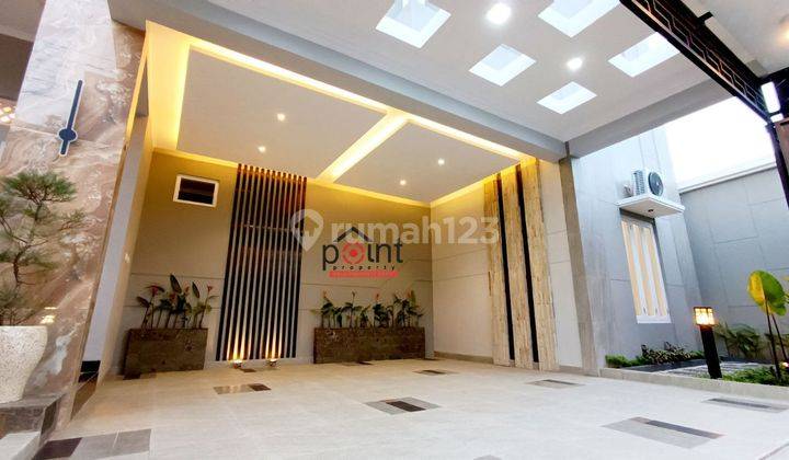 Rumah mewah 2 Lantai di Kadipiro Banjarsari Surakarta