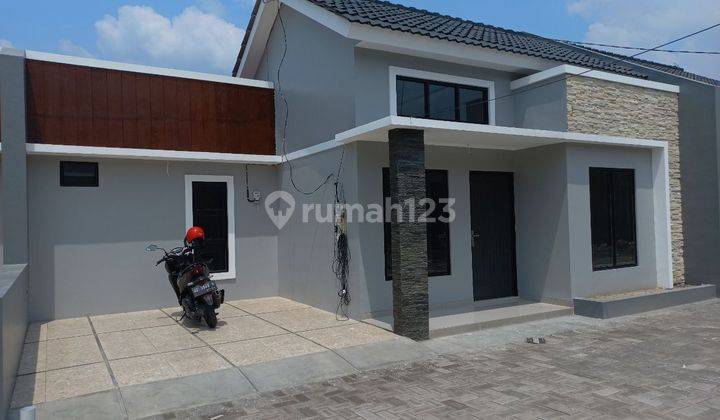 Rumah cantik siap huni di Gedongan Colomadu Karanganyar  1