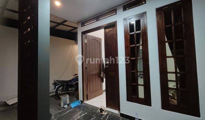 Rumah cantik semi furnished dekat luwes di Singopuran Kartasura  2