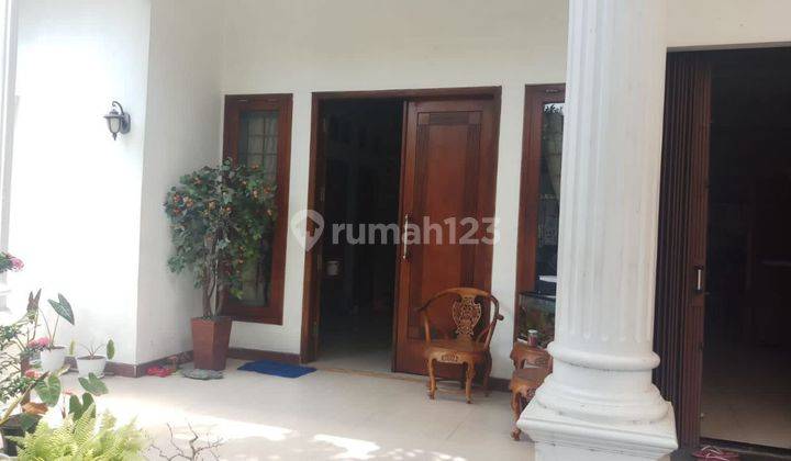 Rumah 2 Lantai luas dekat mas Gibran di Banyuanyar Solo 2