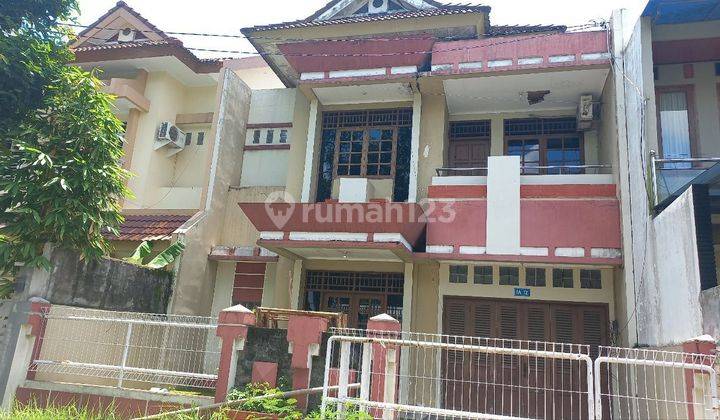 Rumah 2 Lantai tepi jalan area bisnis di Solo baru Grogol  1