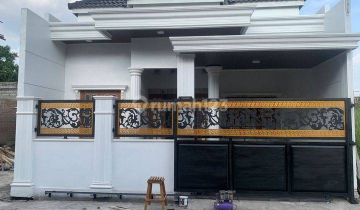 Rumah Cantik klasik modern di Gentan siwal Solo  1