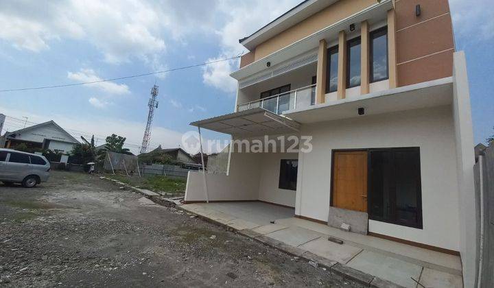 Rumah 2 Lantai Cluster Strategis Tengah Kota Solo  2