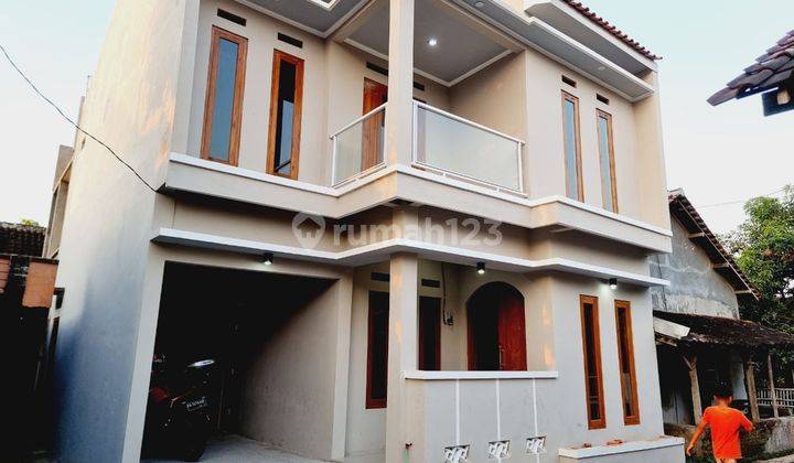 Rumah Cantik 2 Lantai Gress dekat Pasar 1