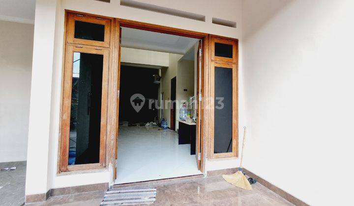 Rumah minimalis 2 Lantai nyaman di Gentan Purbayan Solo  2