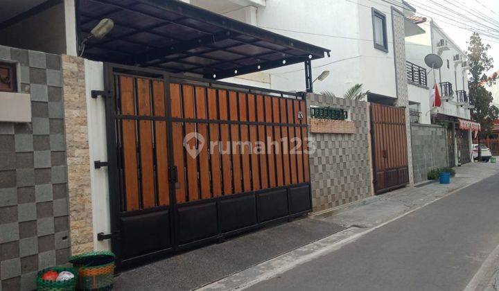 Rumah mewah full furnished 2 Lantai dekat Manahan Solo  2