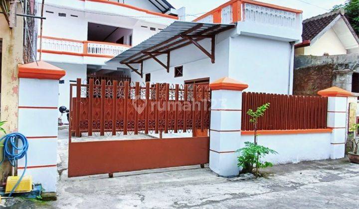 Rumah Kost 2 lantai Minimalis Dekat UMS  1