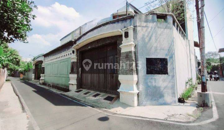 Rumah Hook Bagus Tengah Kota dekat Stadion Manahan 2