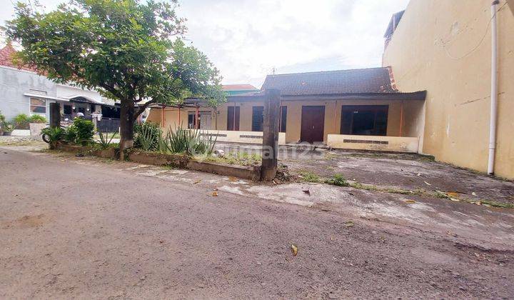 Rumah hitung tanah strategis di Banyuanyar Banjarsari Solo  2