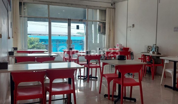 Strategic Commercial Area Ruko in Ums Surakarta Region 2