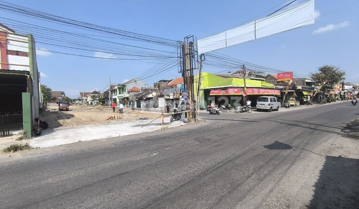 Business Land Area Near Airport, Main Roadside Colomadu