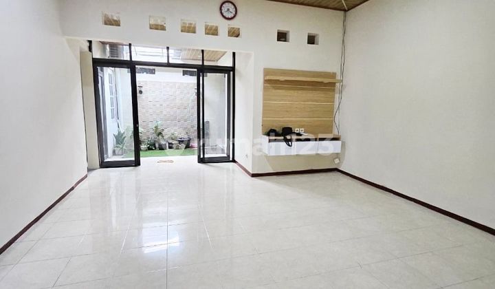 Perumahan Nyaman Tepi Jalan Dekat Manahan Solo Kota Perumahan Nyaman Tepi Jalan Dekat Manahan Solo Kota