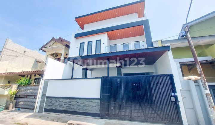 Minimalist House in Elite Cluster Near Jih Jajar Hospital Solo. Minimalist House in Elite Cluster Near Jih Jajar Hospital Solo.