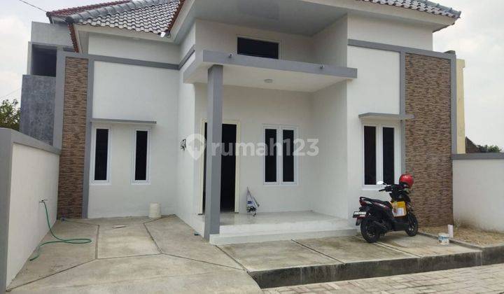 Rumah cluster tengah kota dekat KPU Sumber Banjarsari Solo  1